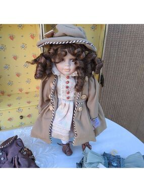 Vintage Ashley Belle Collection Louise Doll with Trunk & Extra Dresses